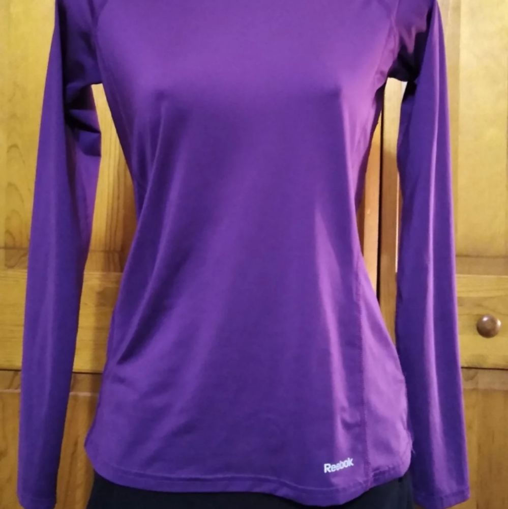 Women's reebok shirt